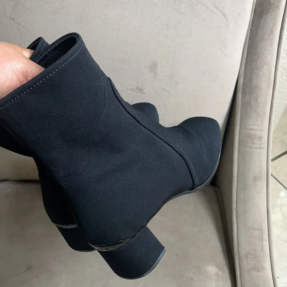 PRADA - Picture 14 of 15